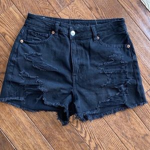 American Eagle black shorts size 4. Has ripped details.
